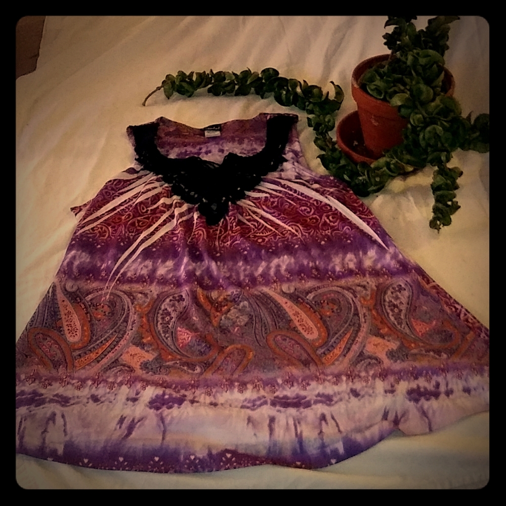 Flattering purple paisley pattern sleeveless tank